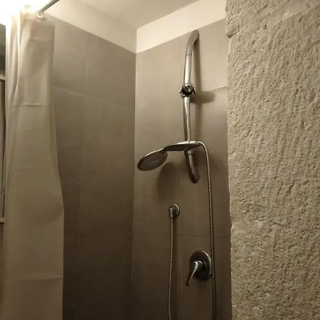 Sara Apartman Trani